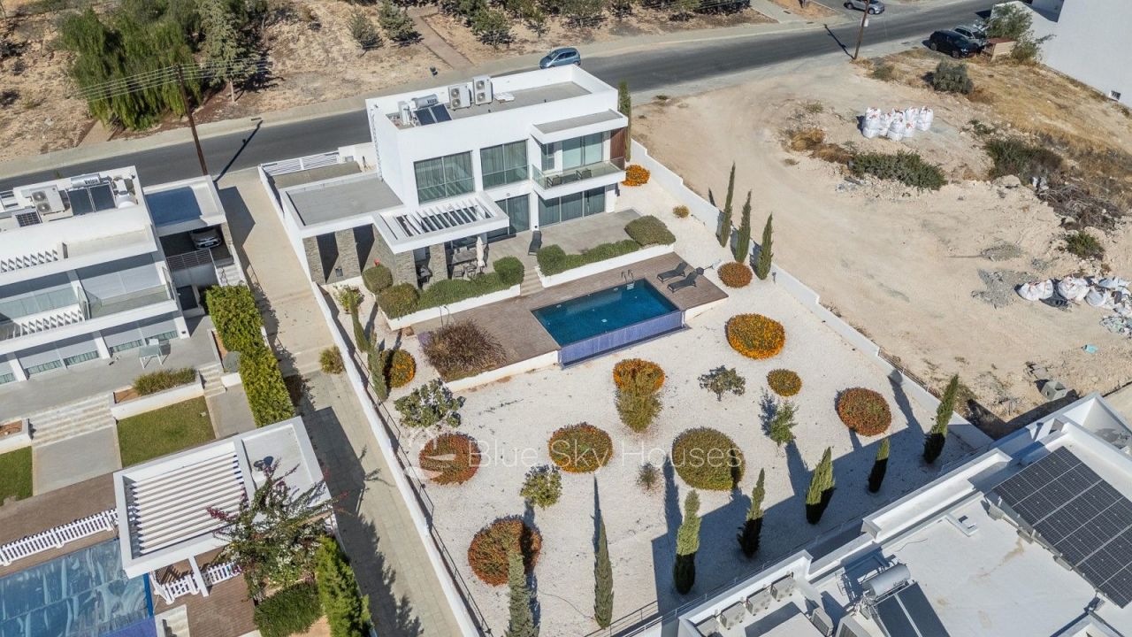 Вилла в Лимасоле, Кипр, 395 м² - фото 1