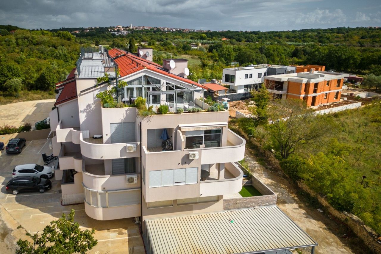 Квартира в Медулине, Хорватия, 250 м² - фото 1