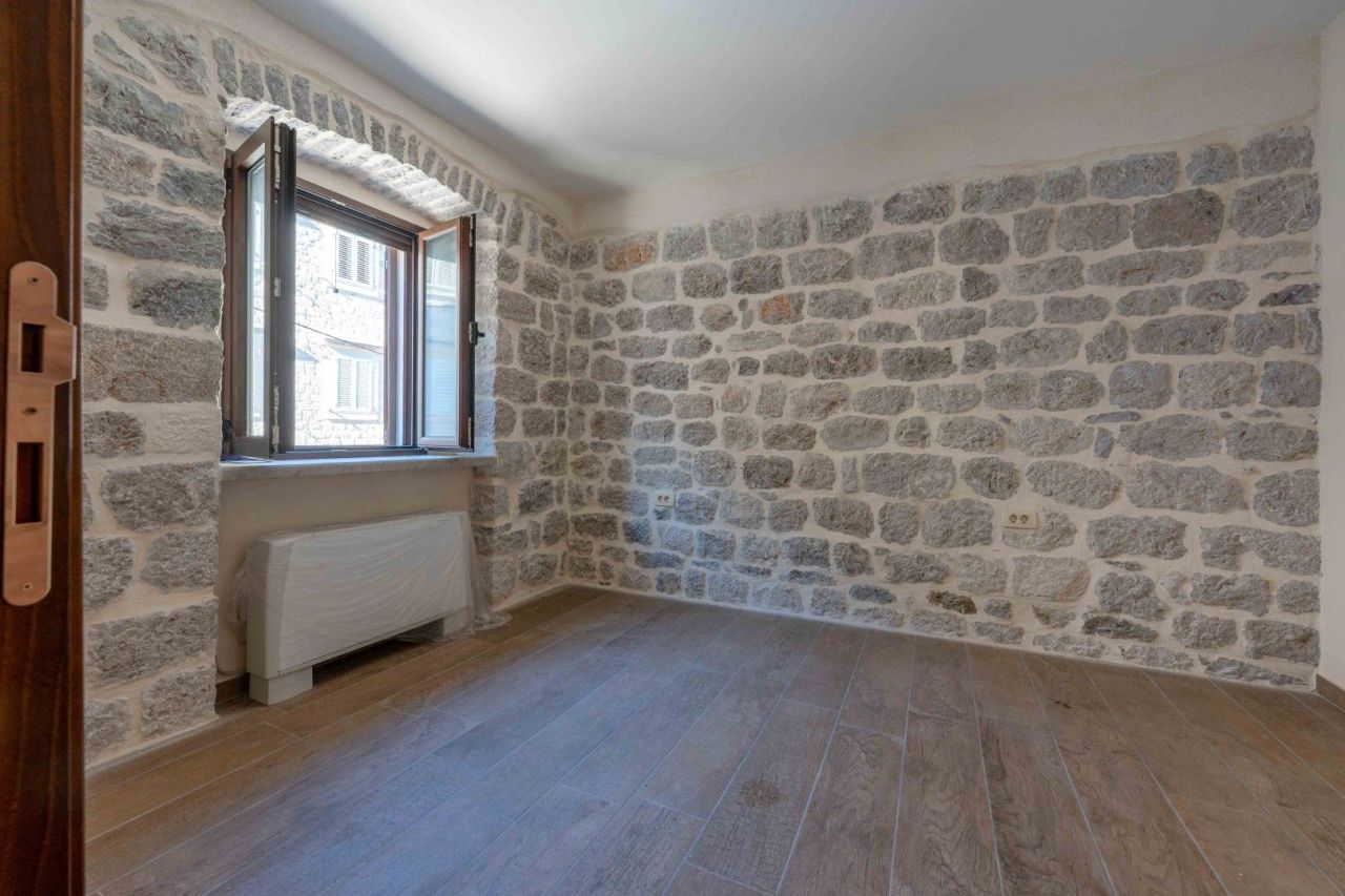 Дом в Которе, Черногория, 130 м² - фото 9