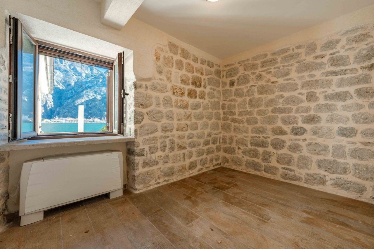 Дом в Которе, Черногория, 130 м² - фото 11