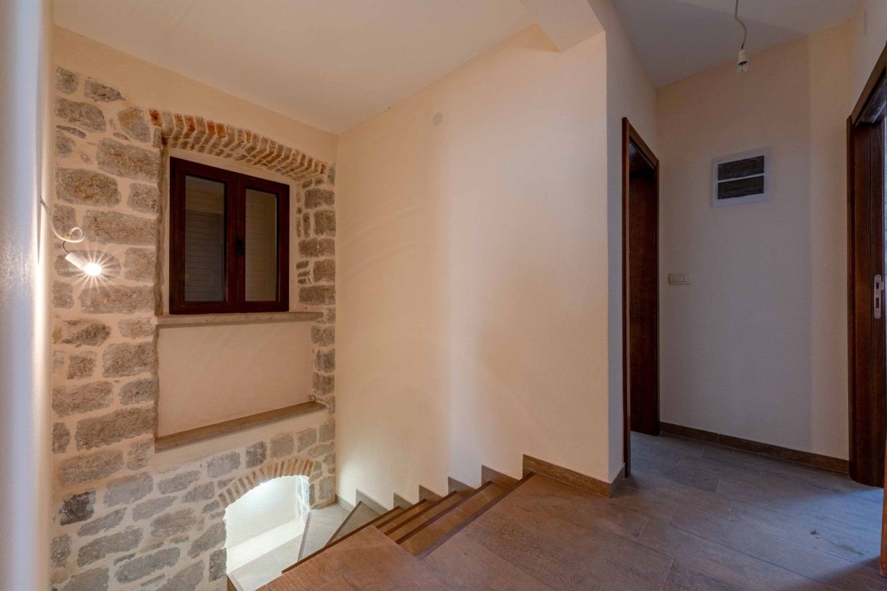 Дом в Которе, Черногория, 130 м² - фото 12