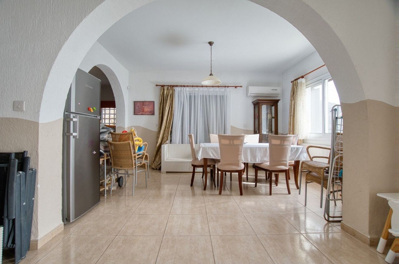 Вилла в Пафосе, Кипр, 224 м² - фото 2