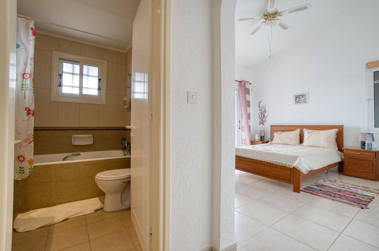 Вилла в Пафосе, Кипр, 224 м² - фото 15