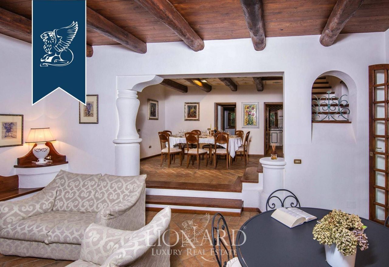 Ферма в Ареццо, Италия, 550 м² - фото 9