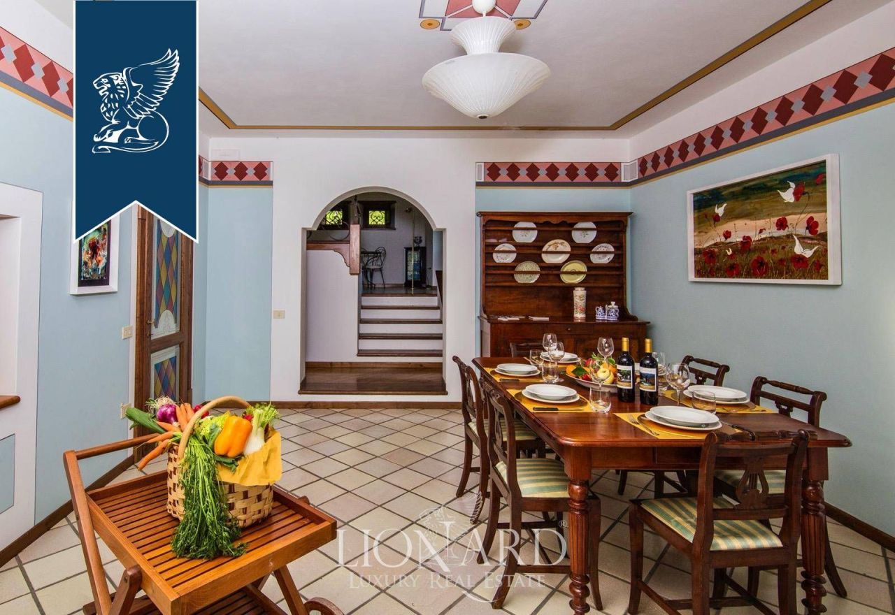 Ферма в Ареццо, Италия, 550 м² - фото 14