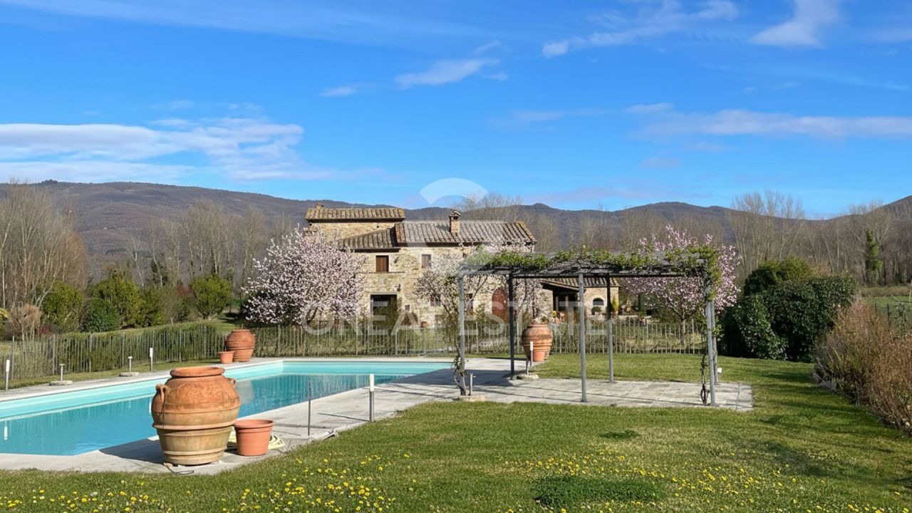 Дом в Кортоне, Италия, 419.4 м² - фото 2