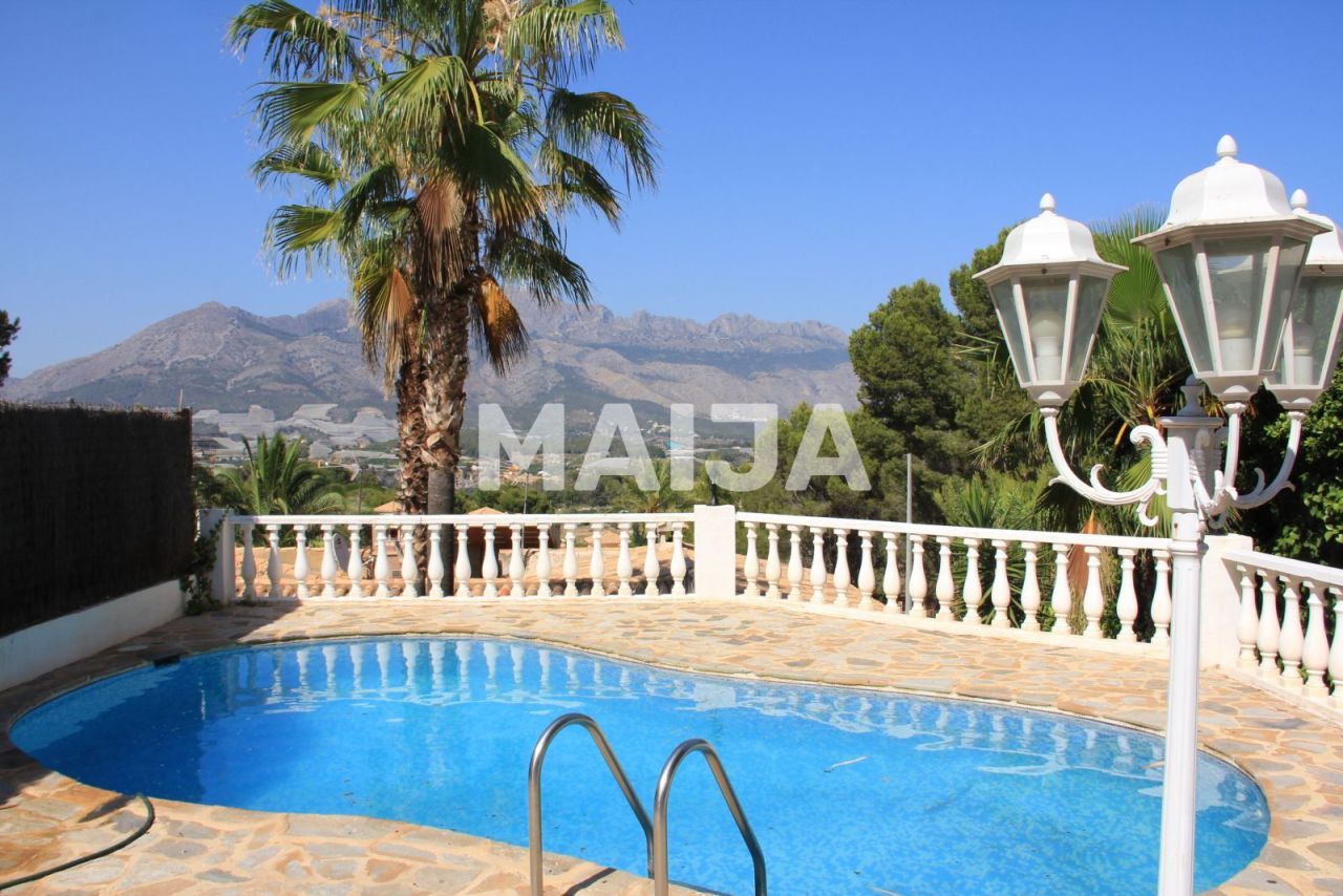 Дом в Ла-Нусиа, Испания, 146 м² - фото 1