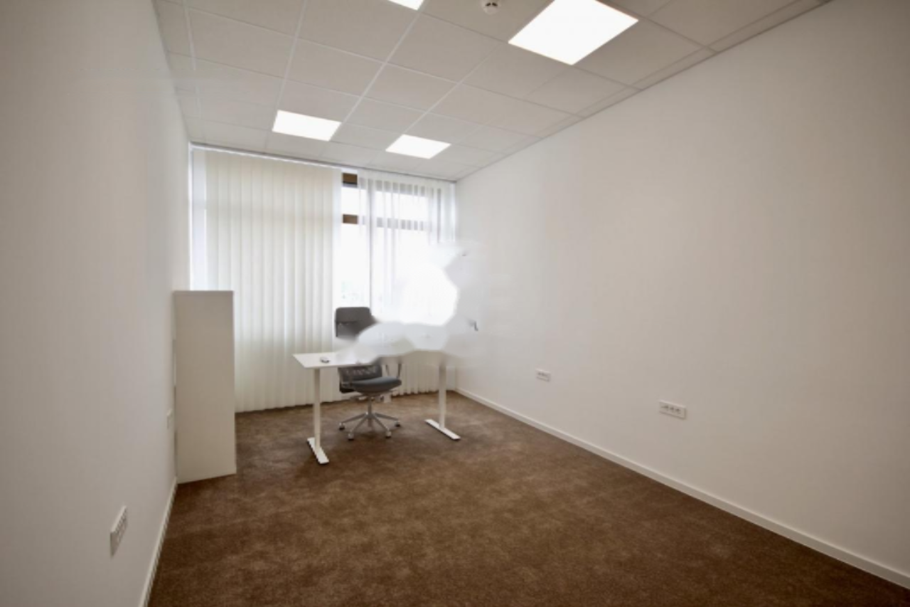 Офис в Любляне, Словения, 28 м² - фото 4