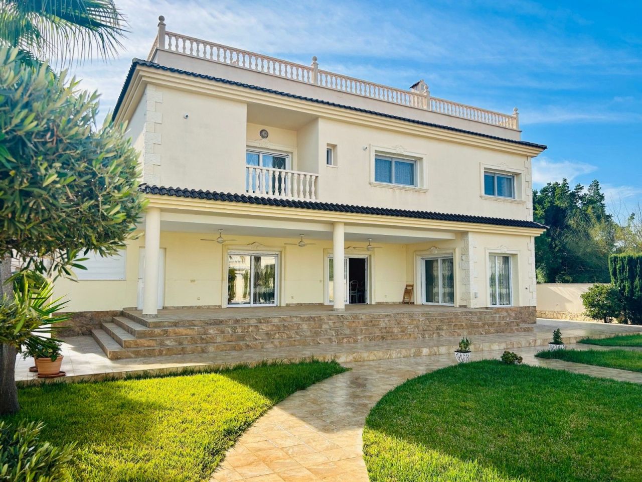 Вилла в Ориуэла Коста, Испания, 572 м² - фото 1