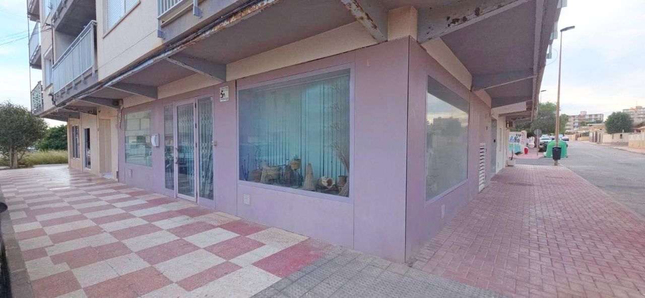 Коммерческая недвижимость в Торревьехе, Испания, 60 м² - фото 1