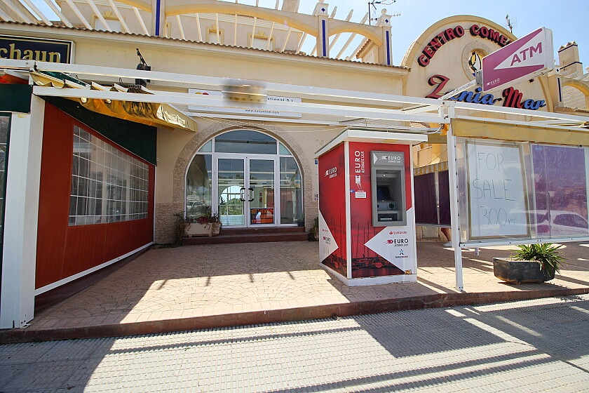 Коммерческая недвижимость в Ориуэла Коста, Испания, 300 м² - фото 1