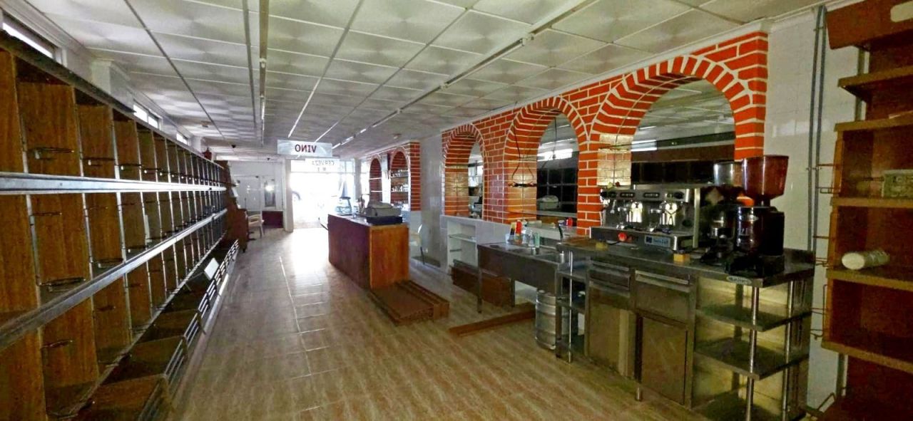 Коммерческая недвижимость в Торревьехе, Испания, 400 м² - фото 2