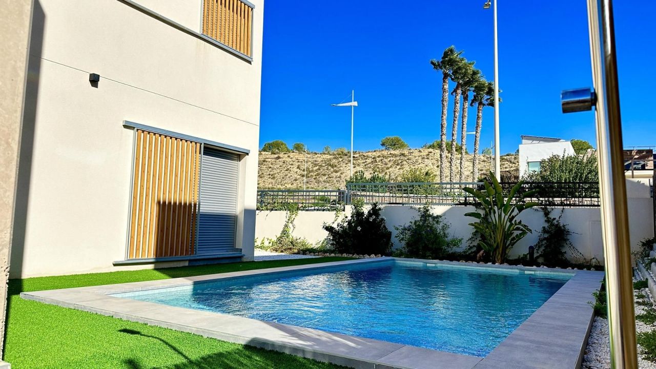 Вилла в Альгорфе, Испания, 235 м² - фото 2