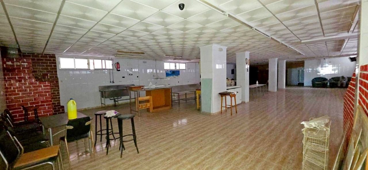 Коммерческая недвижимость в Торревьехе, Испания, 400 м² - фото 4