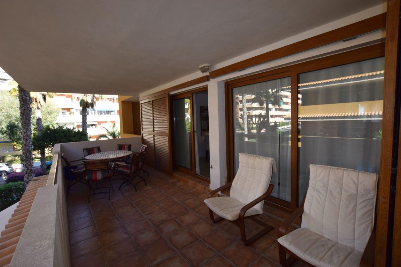 Апартаменты в Пунта Приме, Испания, 110 м² - фото 4