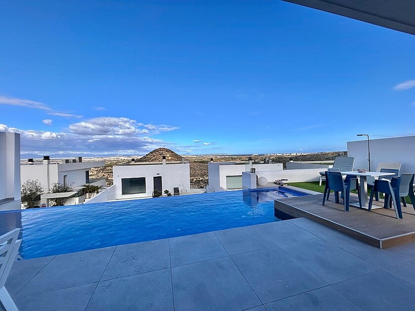 Вилла в Сьюдад-Кесада, Испания, 193 м² - фото 5