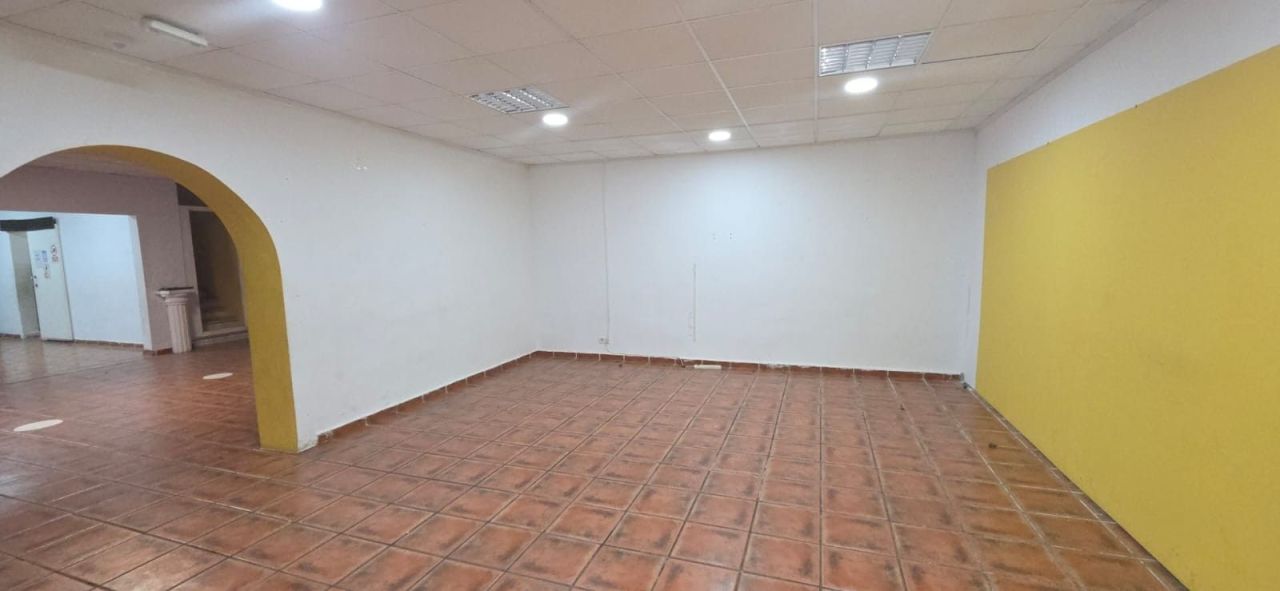 Коммерческая недвижимость в Торревьехе, Испания, 600 м² - фото 6