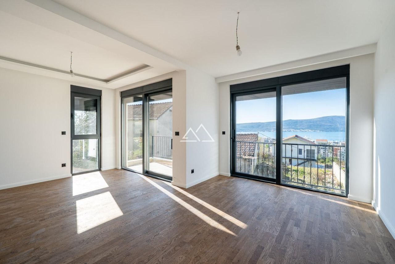 Апартаменты в Тивате, Черногория, 126 м² - фото 2