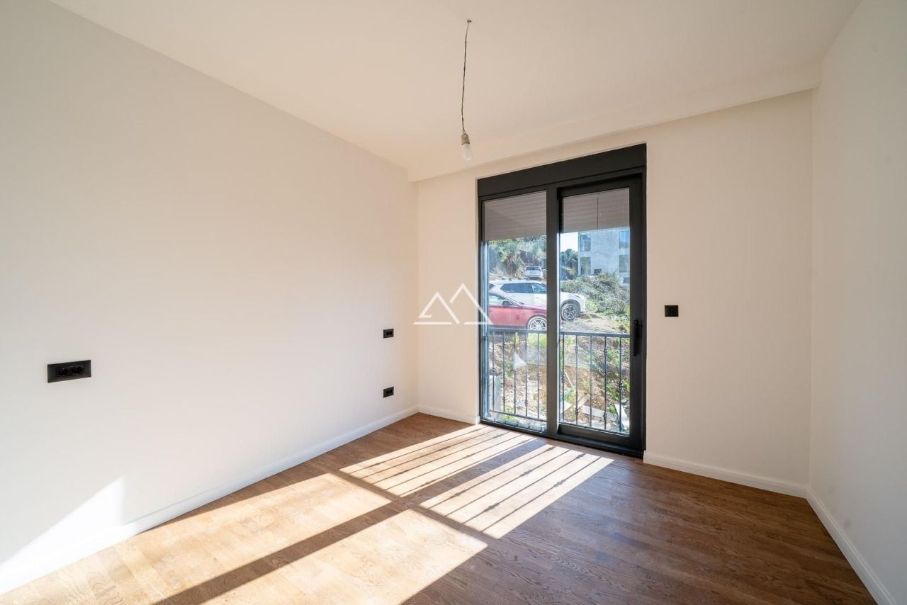 Апартаменты в Тивате, Черногория, 126 м² - фото 8