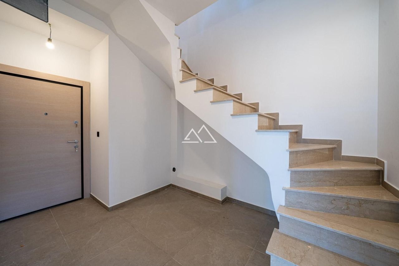 Апартаменты в Тивате, Черногория, 126 м² - фото 12