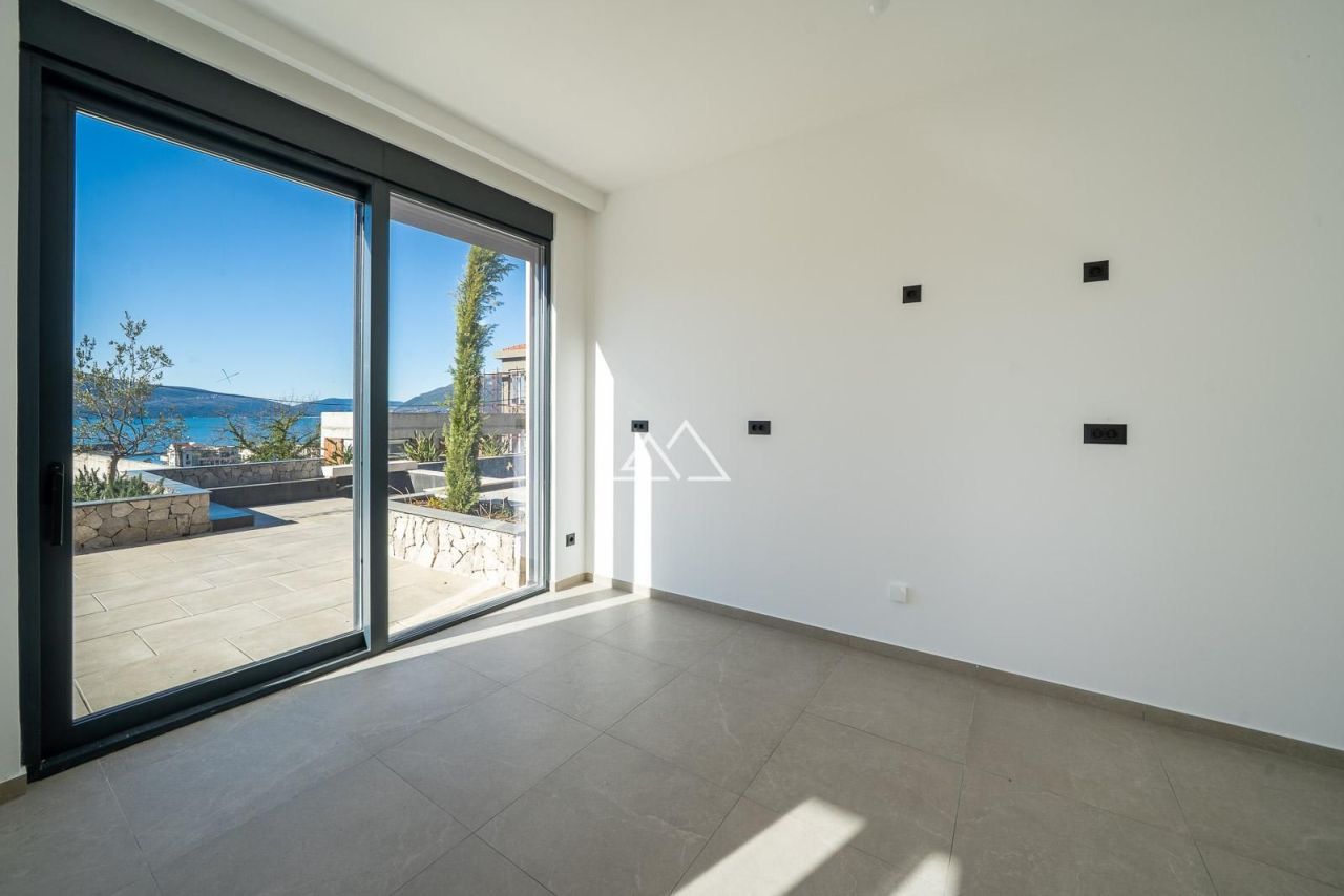 Апартаменты в Тивате, Черногория, 126 м² - фото 16