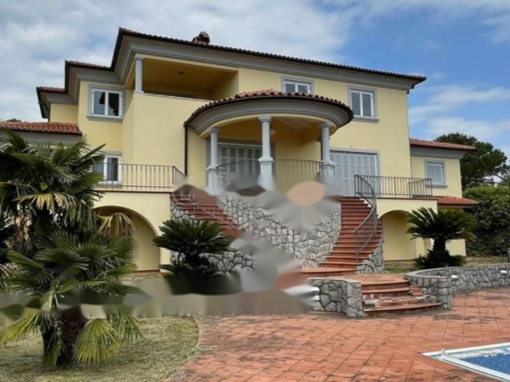 Дом в Опатии, Хорватия, 536 м² - фото 1