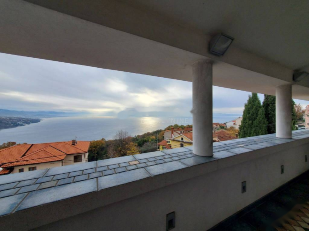 Дом в Опатии, Хорватия, 356 м² - фото 1