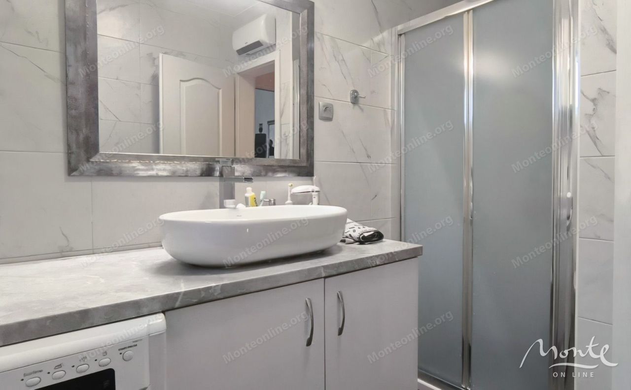 Апартаменты в Доброте, Черногория, 54 м² - фото 15