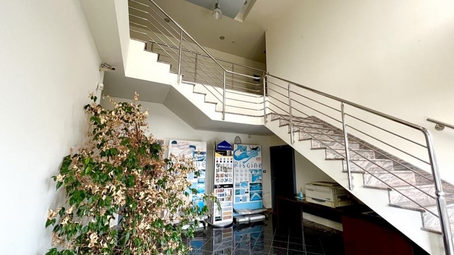 Офис в Буйе, Хорватия, 884.35 м² - фото 2