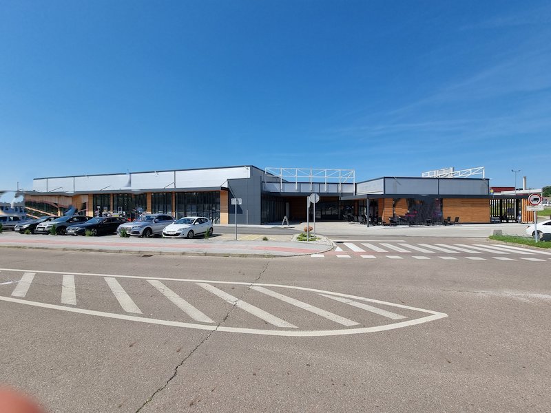 Коммерческая недвижимость в Птуе, Словения, 1 329 м² - фото 1