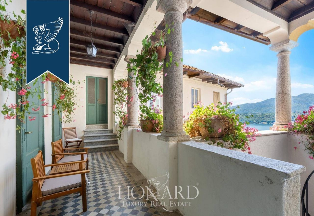 Вилла в Новаре, Италия, 1 500 м² - фото 9