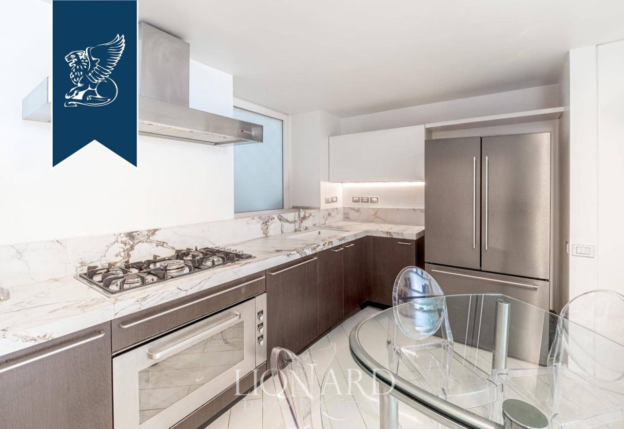 Апартаменты в Неаполе, Италия, 250 м² - фото 11