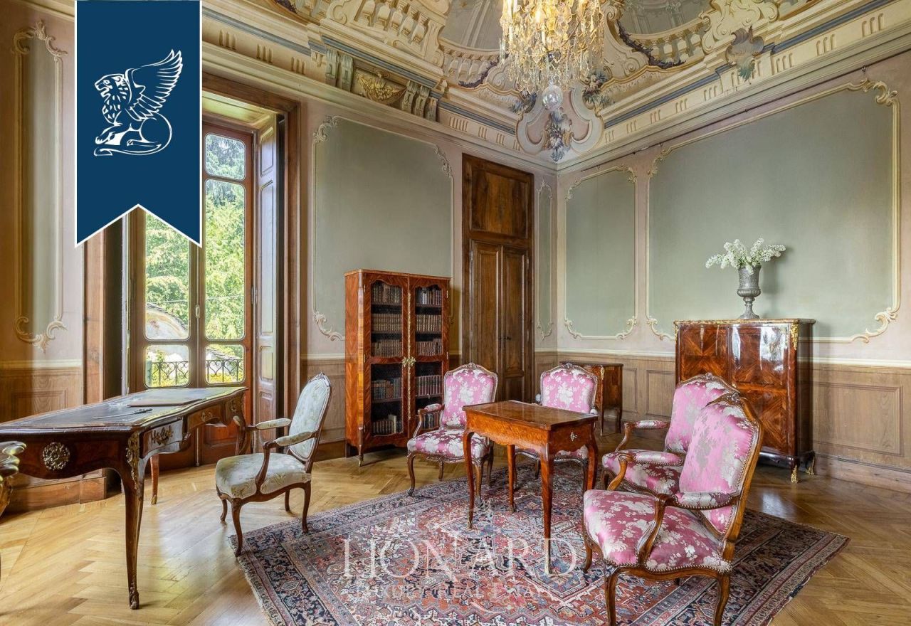 Вилла в Новаре, Италия, 1 500 м² - фото 12