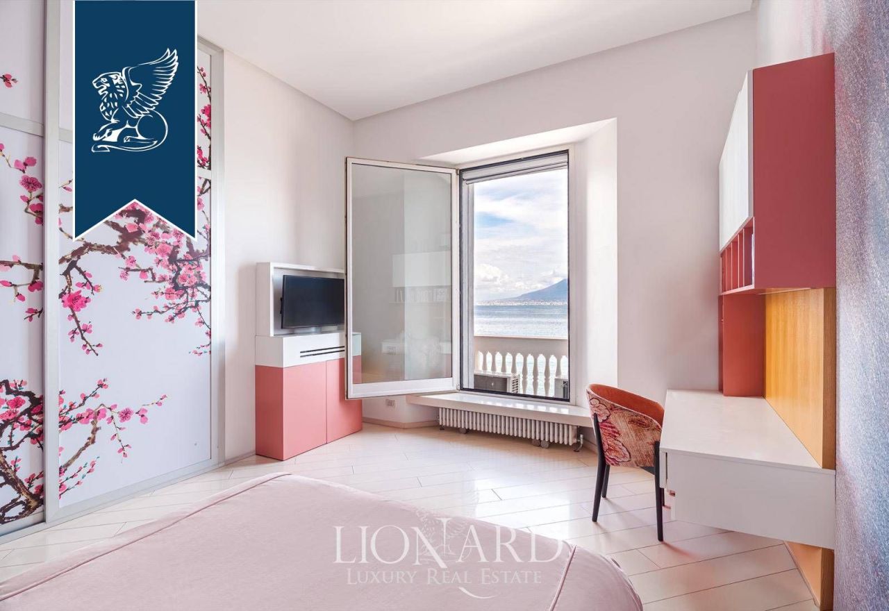 Апартаменты в Неаполе, Италия, 250 м² - фото 16