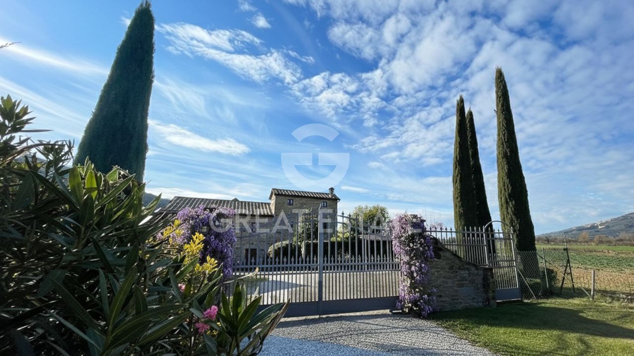 Дом в Кортоне, Италия, 419.4 м² - фото 3