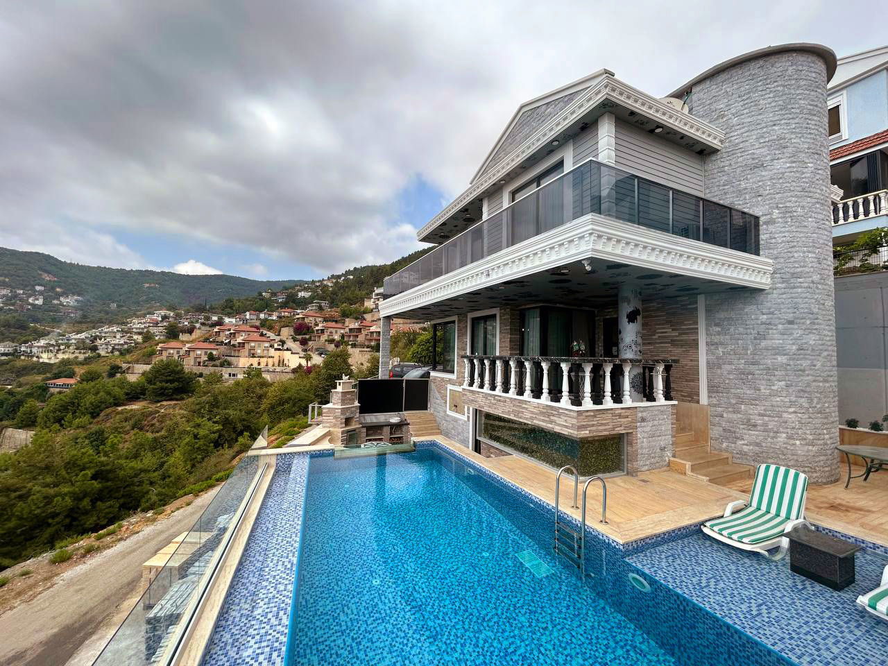 Вилла в Алании, Турция, 300 м² - фото 1