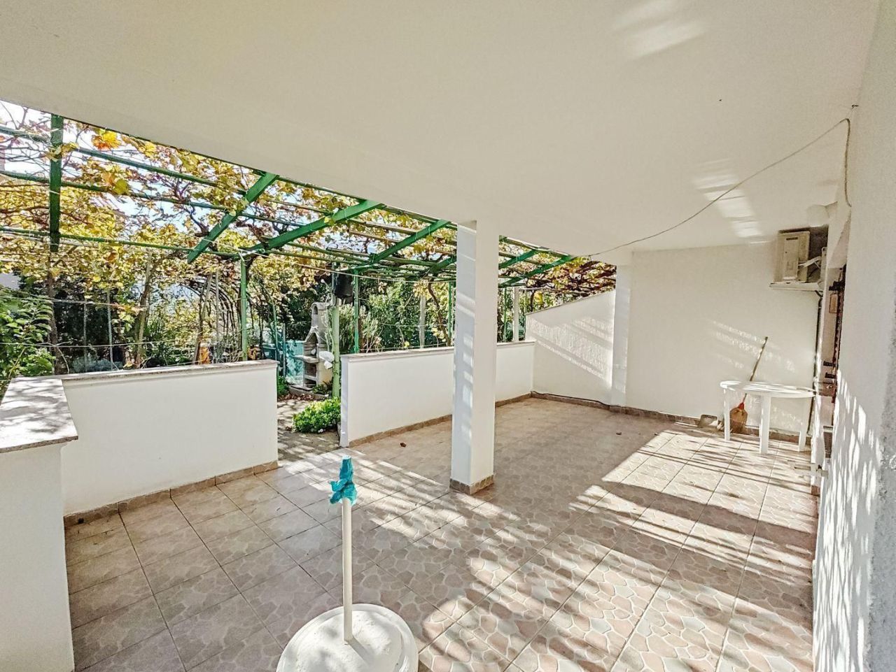 Отель, гостиница Baška, Хорватия, 190 м² - фото 1