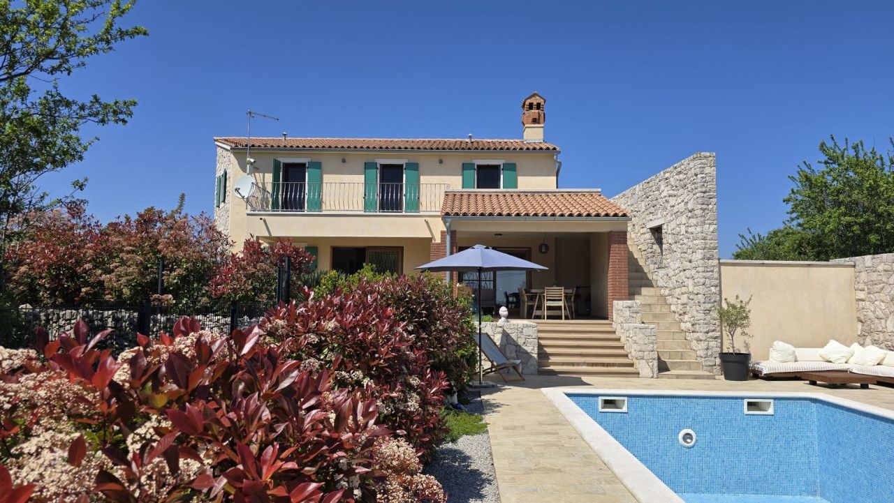 Вилла в Лабине, Хорватия, 137 м² - фото 1