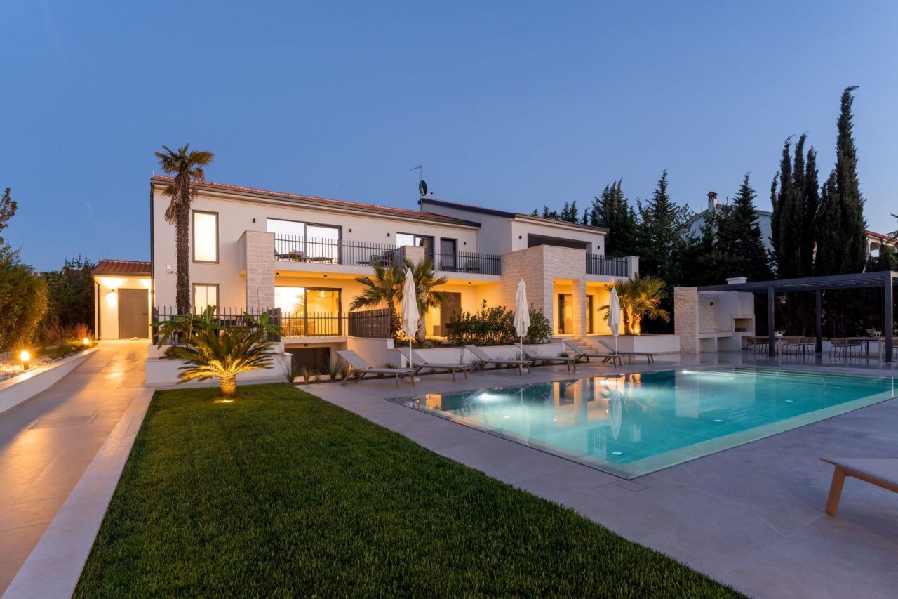 Вилла в Порече, Хорватия, 683 м² - фото 2