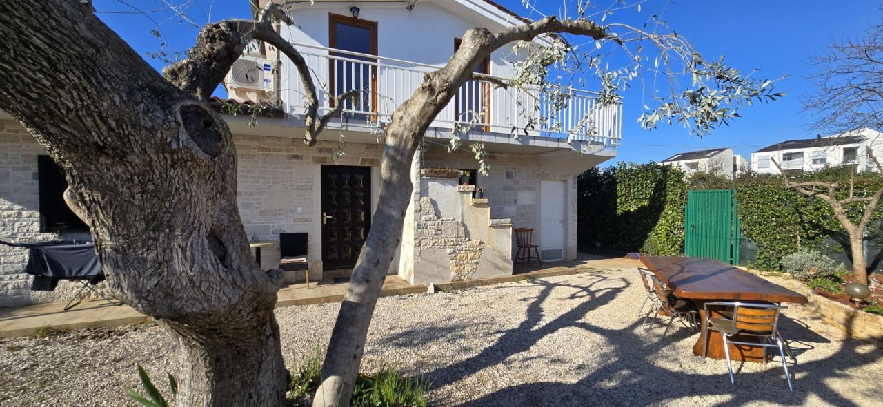 Отель, гостиница в Умаге, Хорватия, 200 м² - фото 2