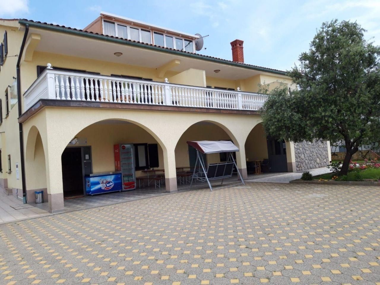 Отель, гостиница в Малинска-Дубашнице, Хорватия, 600 м² - фото 3