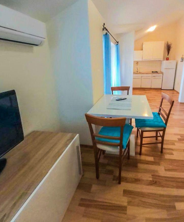 Отель, гостиница Mali Lošinj, Хорватия, 266 м² - фото 16