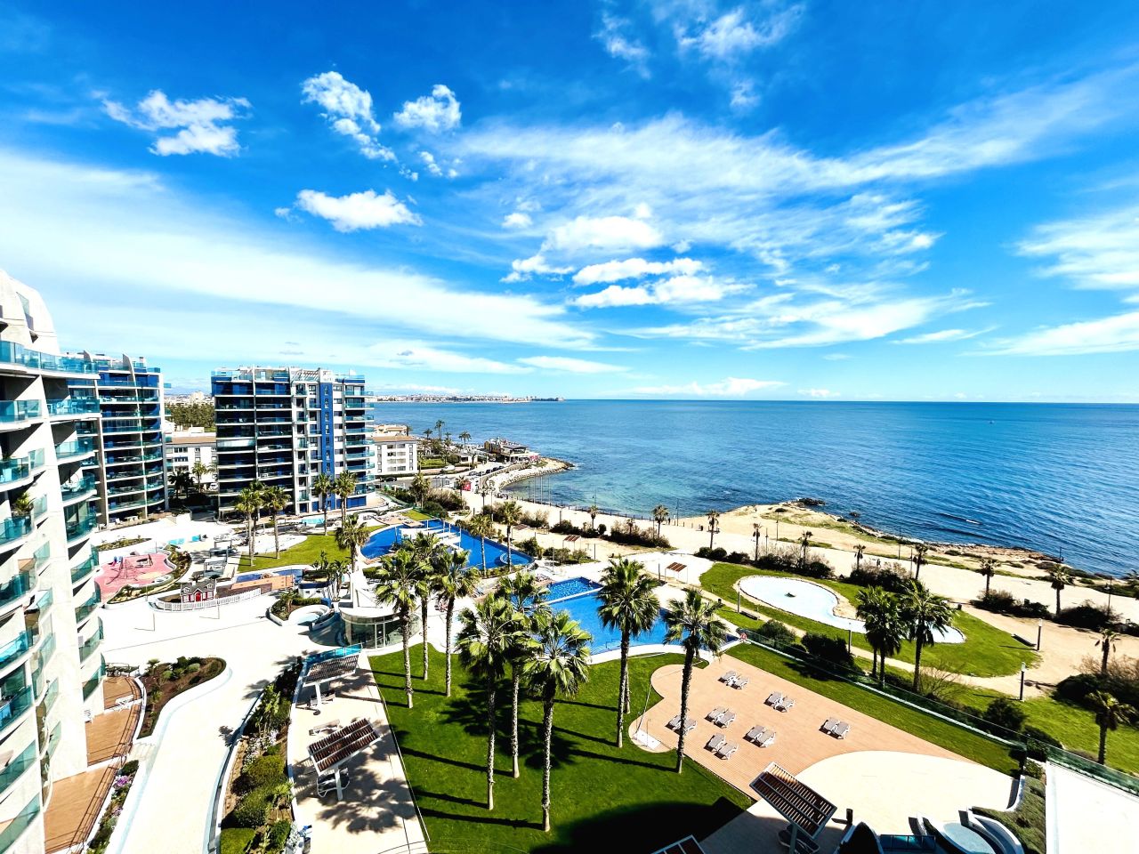 Апартаменты в Пунта Приме, Испания, 80 м² - фото 1