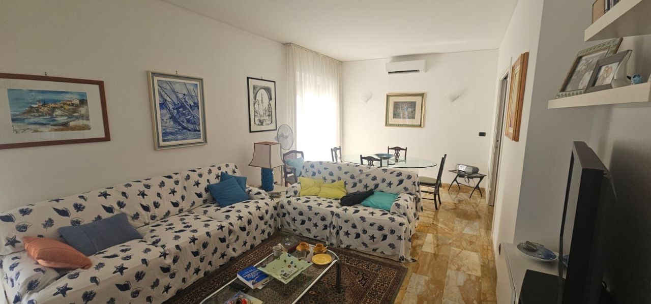 Апартаменты в Империи, Италия, 100 м² - фото 11