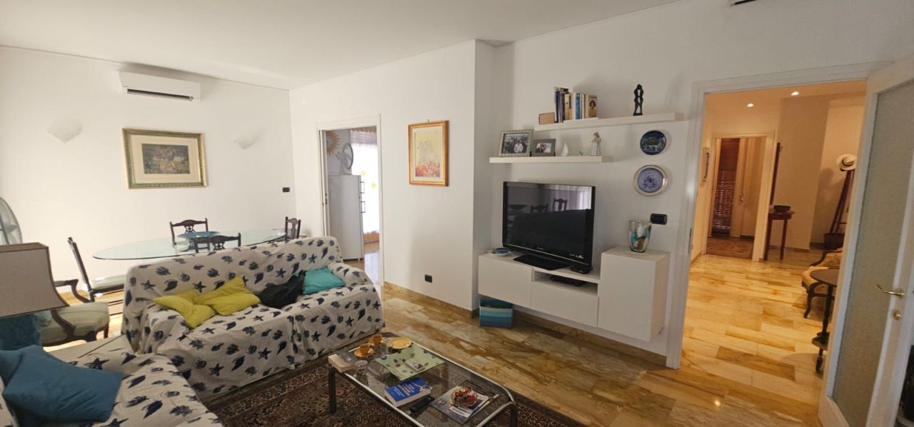 Апартаменты в Империи, Италия, 100 м² - фото 9