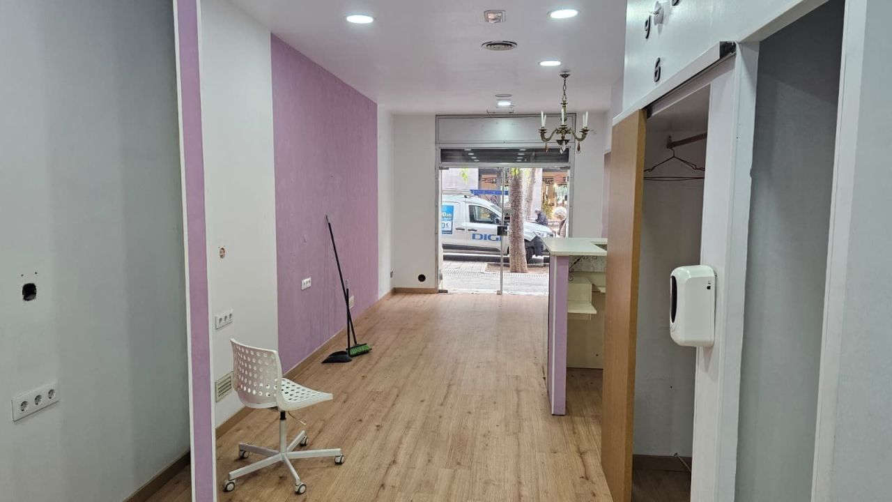 Коммерческая недвижимость в Барселоне, Испания, 103 м² - фото 2