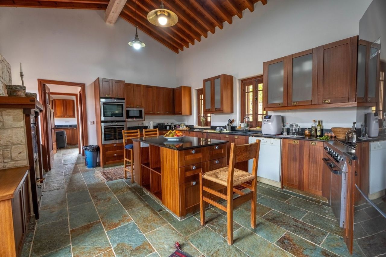 Вилла в Пафосе, Кипр, 350 м² - фото 9