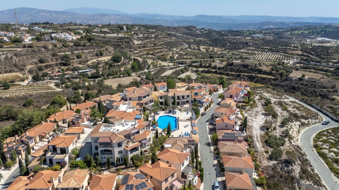 Таунхаус в Пафосе, Кипр, 92 м² - фото 14