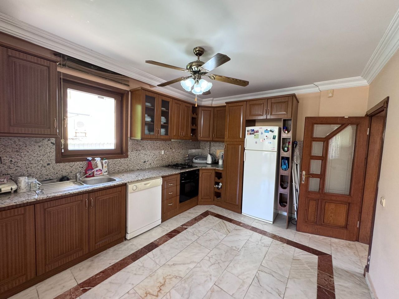 Вилла в Алании, Турция, 350 м² - фото 4