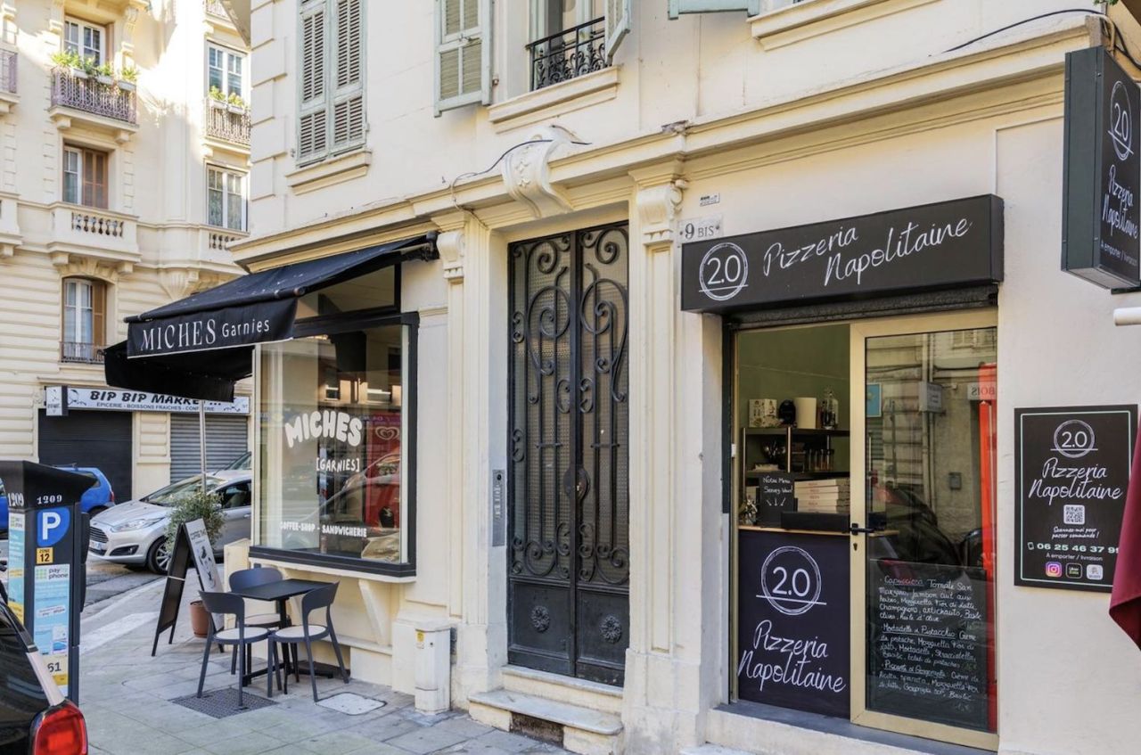 Кафе, ресторан в Ницце, Франция, 120 м² - фото 1